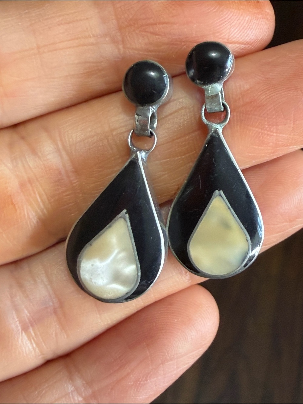 Vintage Mexico Inlay Teardrop Dangle Earrings Black Onyx Mother of Pearl